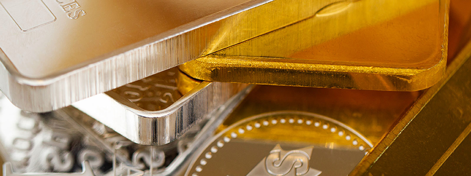 A Shaky U.S. Dollar Boosts Gold’s Role as an Alternative Reserve Asset 